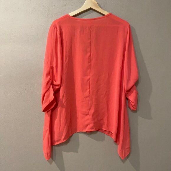 NEW YORK & COMPANY 3/4 Sleeve Sharkbite Coral Top - Picture 3 of 4